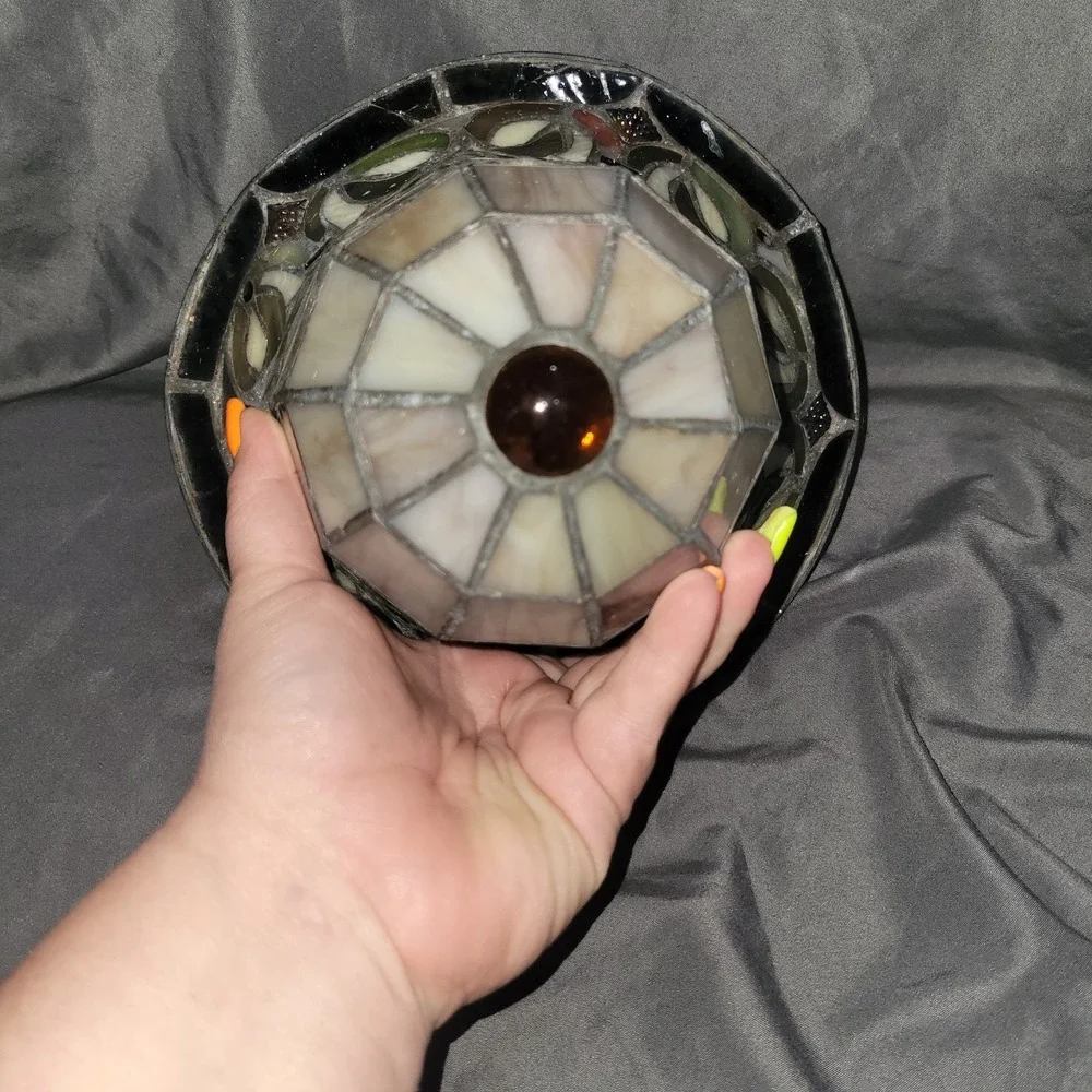 Vintage Tiffany Style Stained Glass Hanging Bird Feeder Solar Light Shade